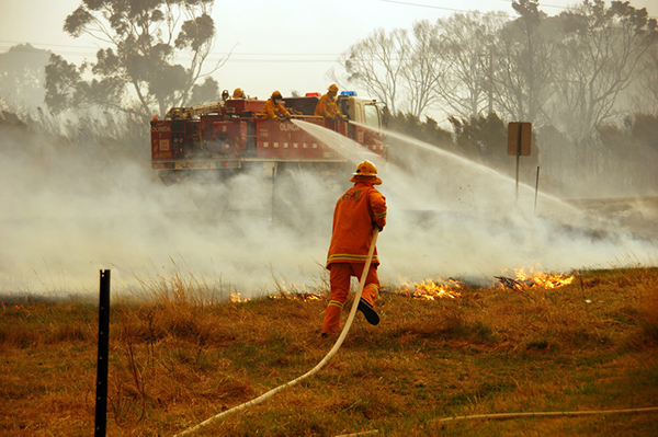 Firefighters battling 2009 bushfires