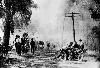 CFA historical image fighting fires in Warrandyte