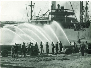 CFA historical image crew training in Geelong 1950s