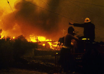 CFA historical image fire in Anglesea 1983