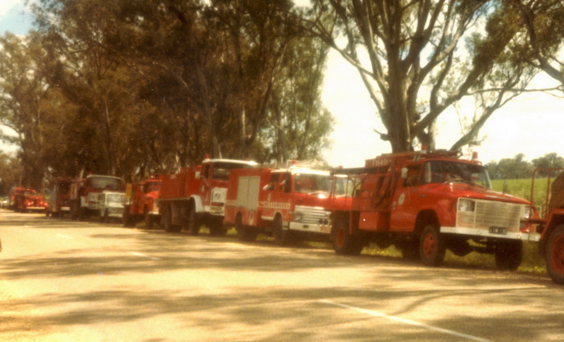 Trucks lined up at Great Alpine Road