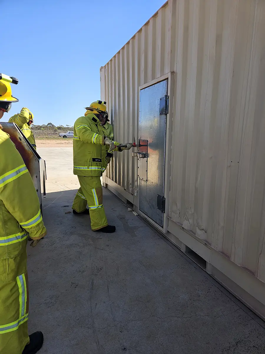 VEMTC Sunraysia training prying door